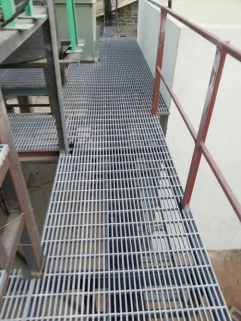 Sàn thao tác là sản phẩm được dùng phổ biến ngày nay